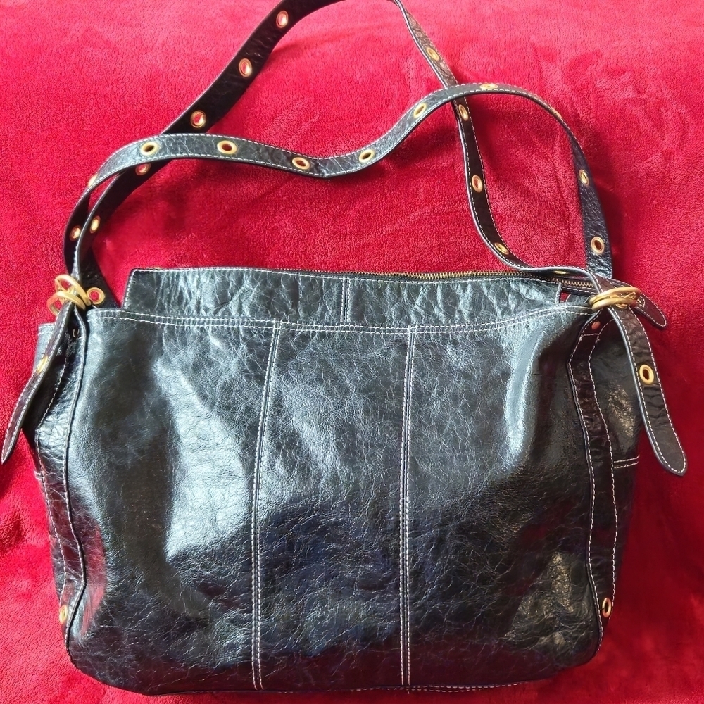 Rough Roses Elegant Black Leather Shoulder Bag